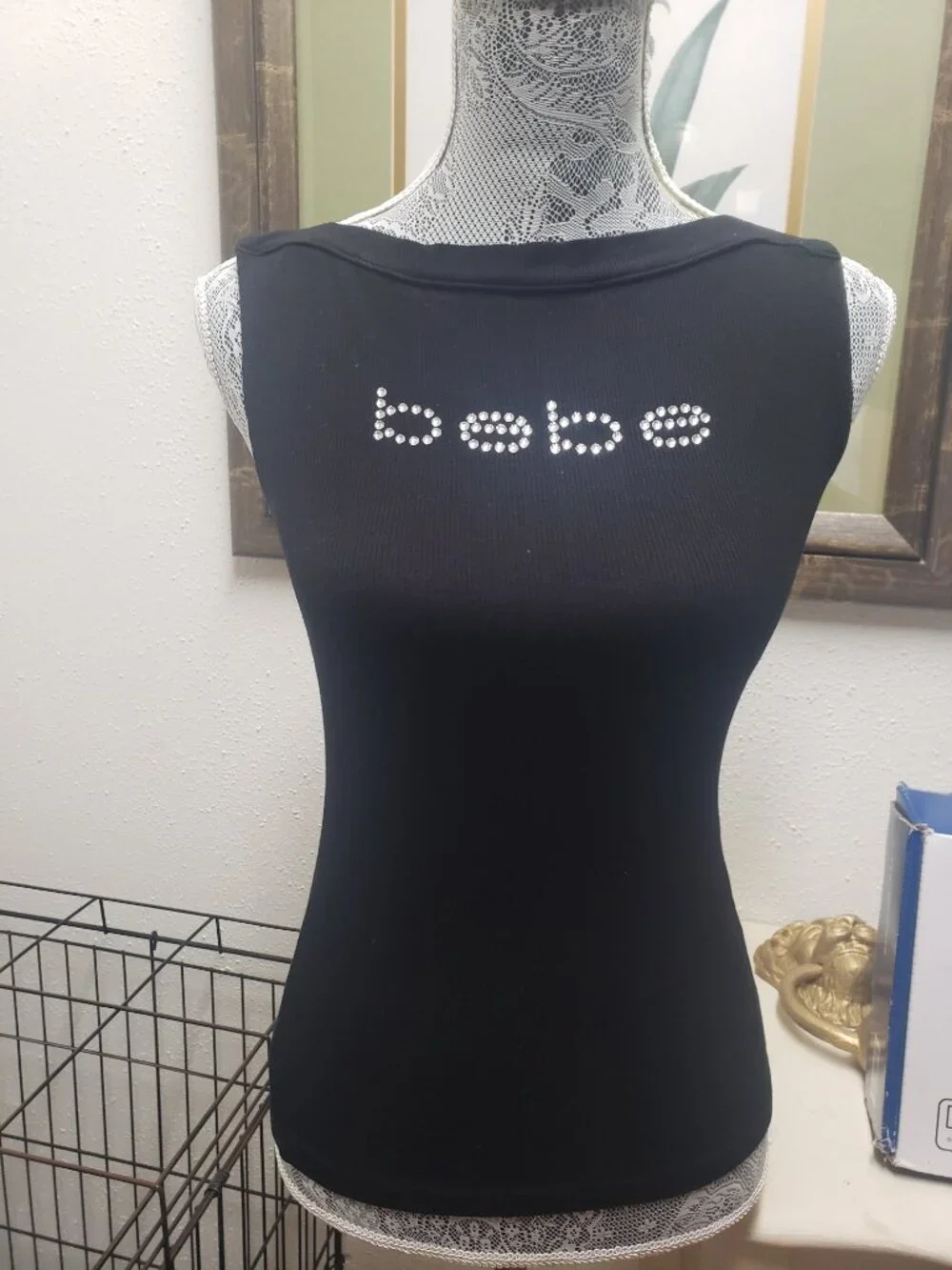 BEBE  vtg  top, black med